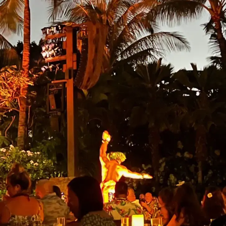 Photo of a dancer performing at a luau dinner show in Ko Olina, Oahu.