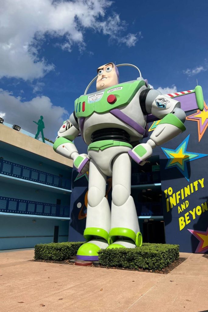 Photo of a massive Buzz Lightyear statue.