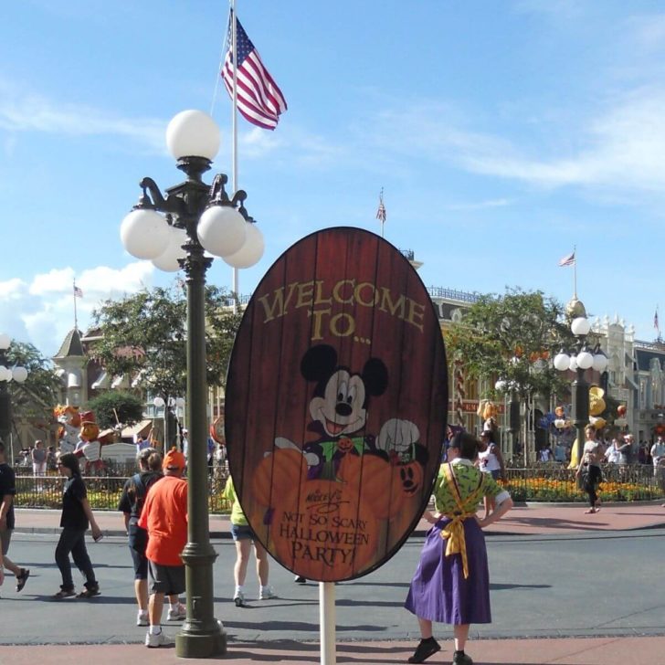 Photo of a sign that says "Welcome to Mickey's Not-So-Scary Halloween Party!"