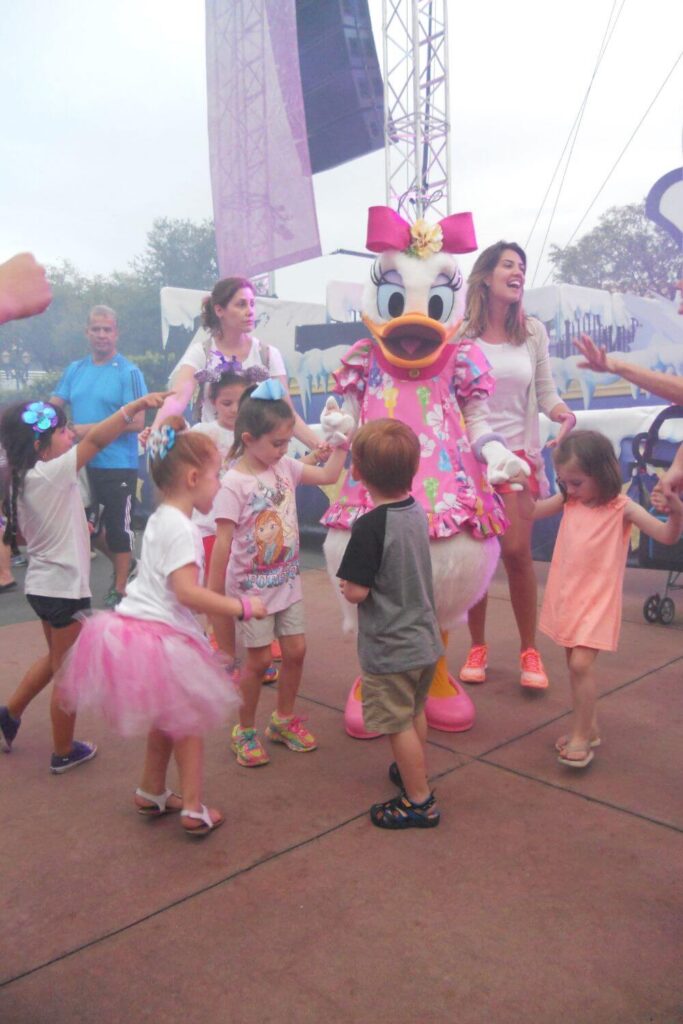 Photo of a group of young kids dancing with Daisy Duck at Disney's Hollywood Studios.