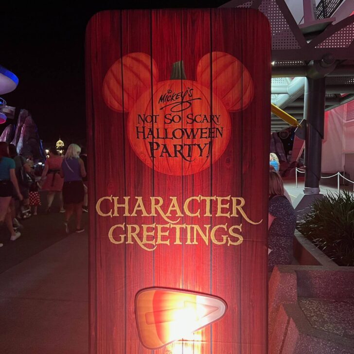 Photo of a sign for a character meet-and-greet at MNSSHP.