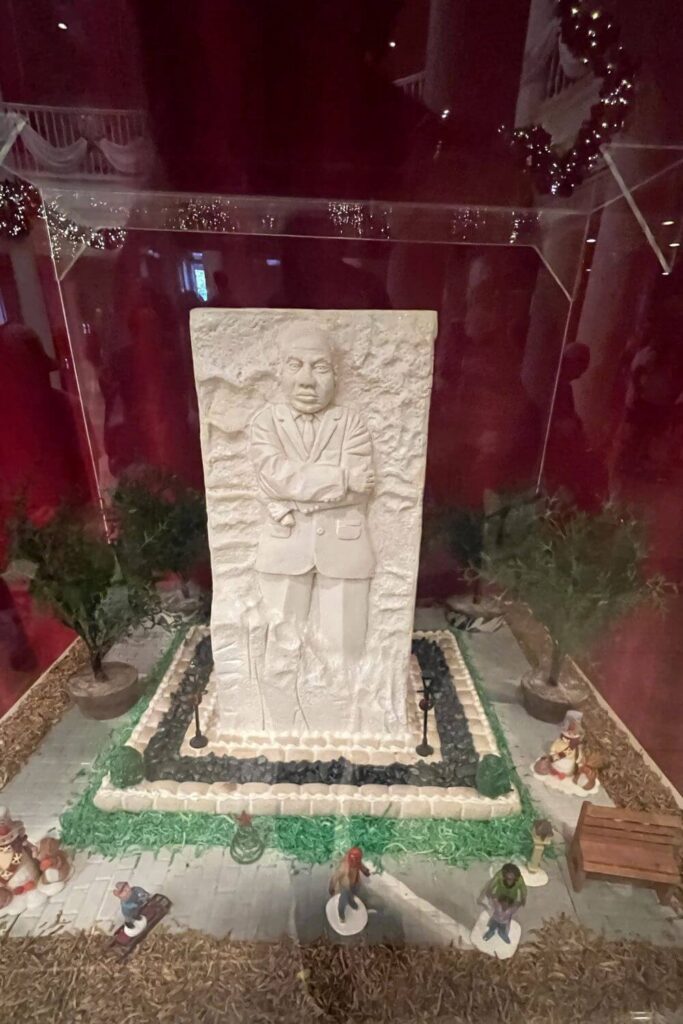 Photo of a miniature recreation of the Martin Luther King, Jr. statue in DC made out of gingerbread.